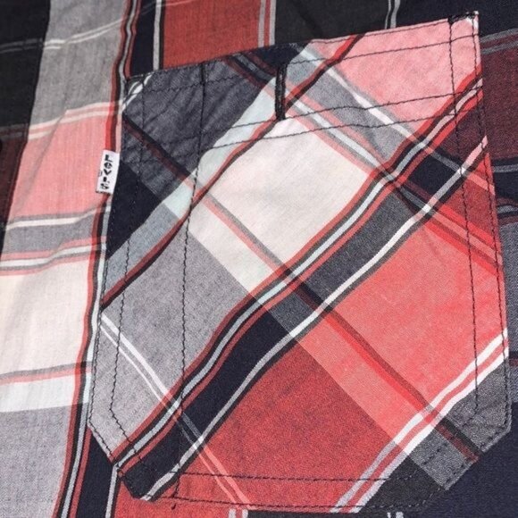 Levis Mens Red/Black Plaid Short Sleeve Button-Up Shirt Size M - Picture 3 of 10